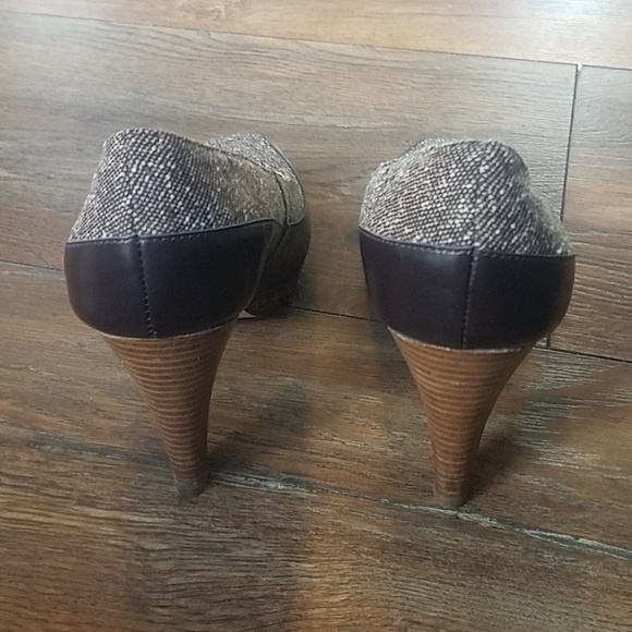 Banana Republic peep toe pumps leather & textile - Picture 3 of 7